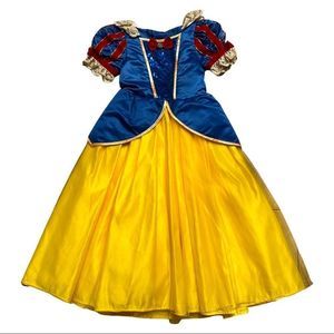 A6 Disney Snow White Deluxe Dress in 9/10